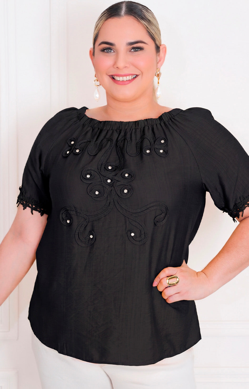 Blusa con bordado 3D - BLUSAS CURVY Boutiquemirel 