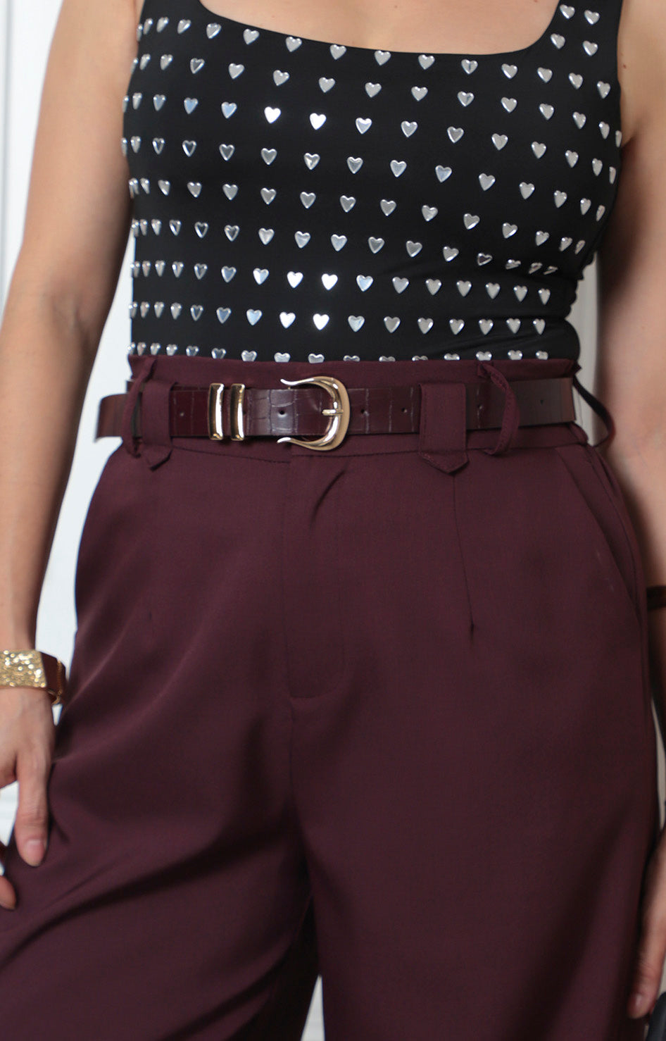 Pantalón pierna ancha con cinturón