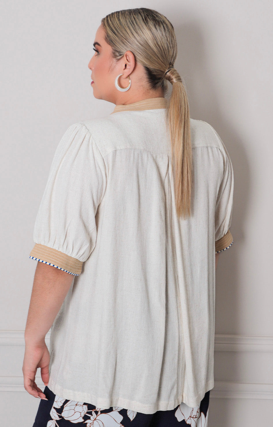 Blusa beige amplia - BLUSAS CURVY Boutiquemirel 