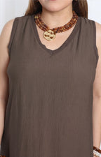 Vestido sin mangas con escote en V