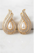 Aretes Gota Dorada con Perla