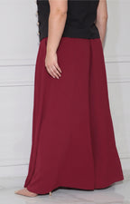 Pantalón amplio de corte curvy de la marca Boutiquemirel, con estilo cómodo y moderno en color neutro.