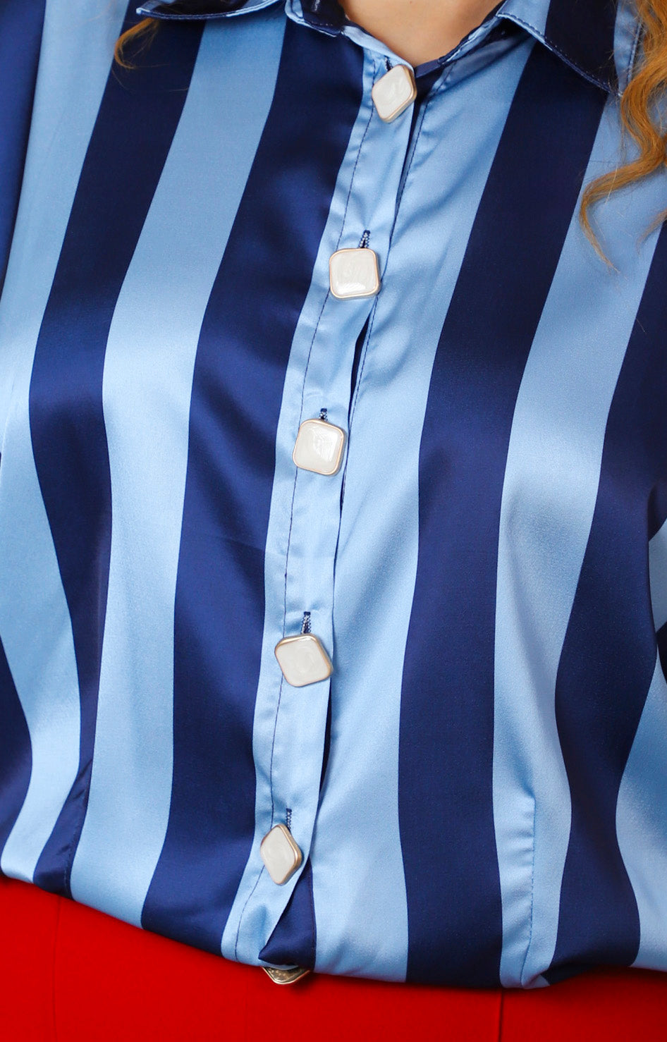 Blusa camisera a rayas con botones