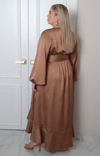 Vestido satinado con cinturón