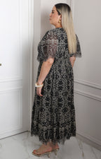 Vestido negro corto de encaje