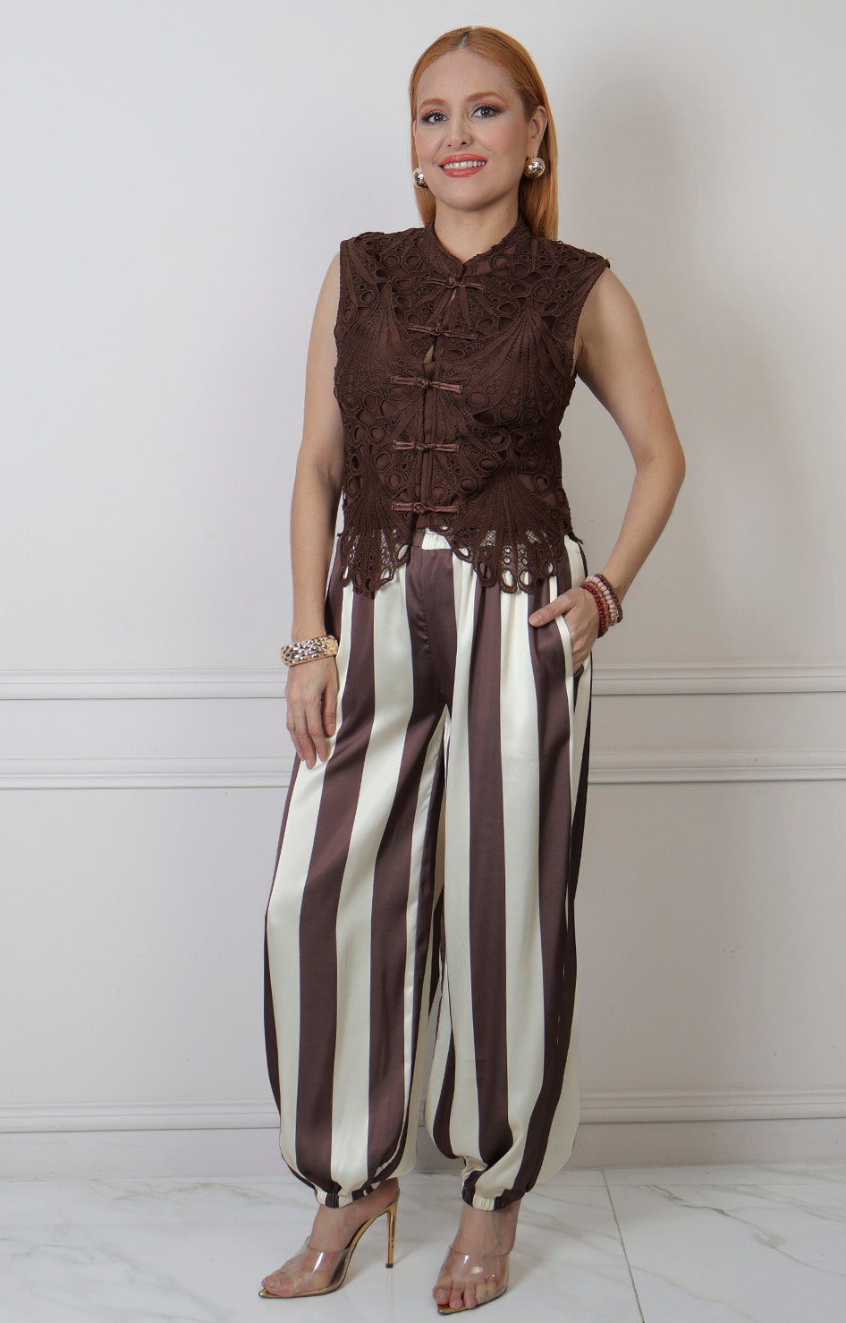 Pantalón de mezclilla regular Boutiquemirel con rayas verticales y cintura con resorte
