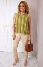 Blusa estampada a rayas con cuello en V