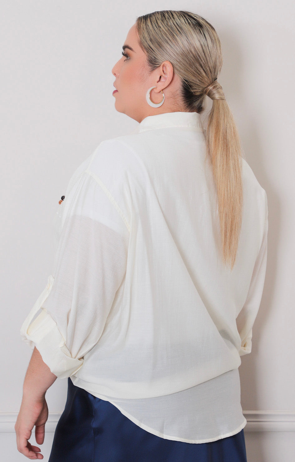 Blusa beige con manga larga - BLUSAS CURVY Boutiquemirel 