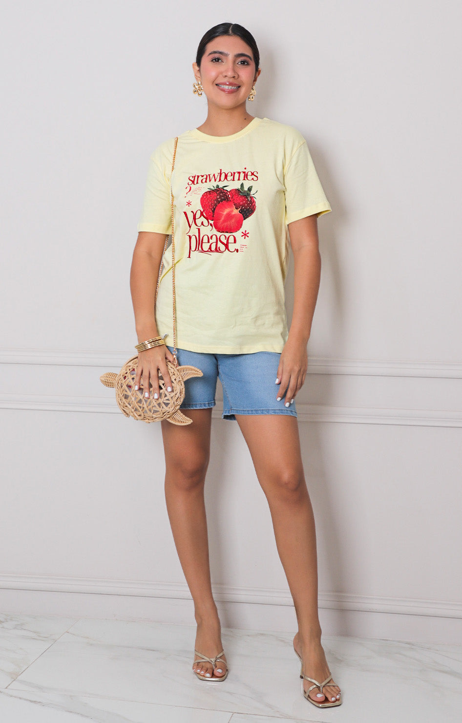 Blusa amarilla con estampado strawberry - BLUSAS REGULAR Boutiquemirel 