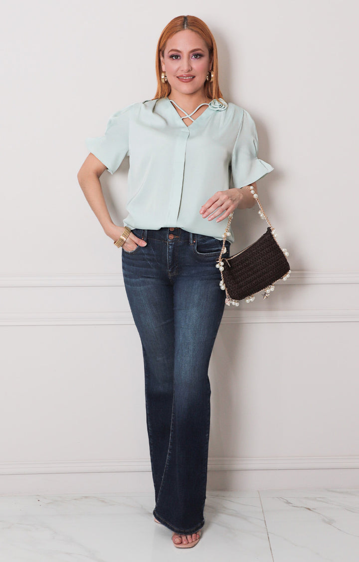 Blusa menta con flor 3D - BLUSAS REGULAR Boutiquemirel 