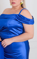 Vestido azul rey satinado con hombros caídos - VESTIDO LARGO CURVY Boutiquemirel 