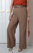 Pantalón pierna ancha con cinturón