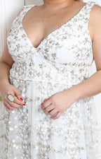 Vestido blanco con bordado floral