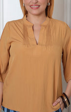 Blusa regular de Boutiquemirel con detalle tableado en el frente, de tela ligera y diseño elegante para ocasiones casuales.