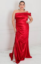 Vestido rojo satinado con hombros descubiertos - VESTIDO LARGO CURVY Boutiquemirel 