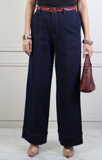 Pantalón azul de pierna ancha con dobladillo
