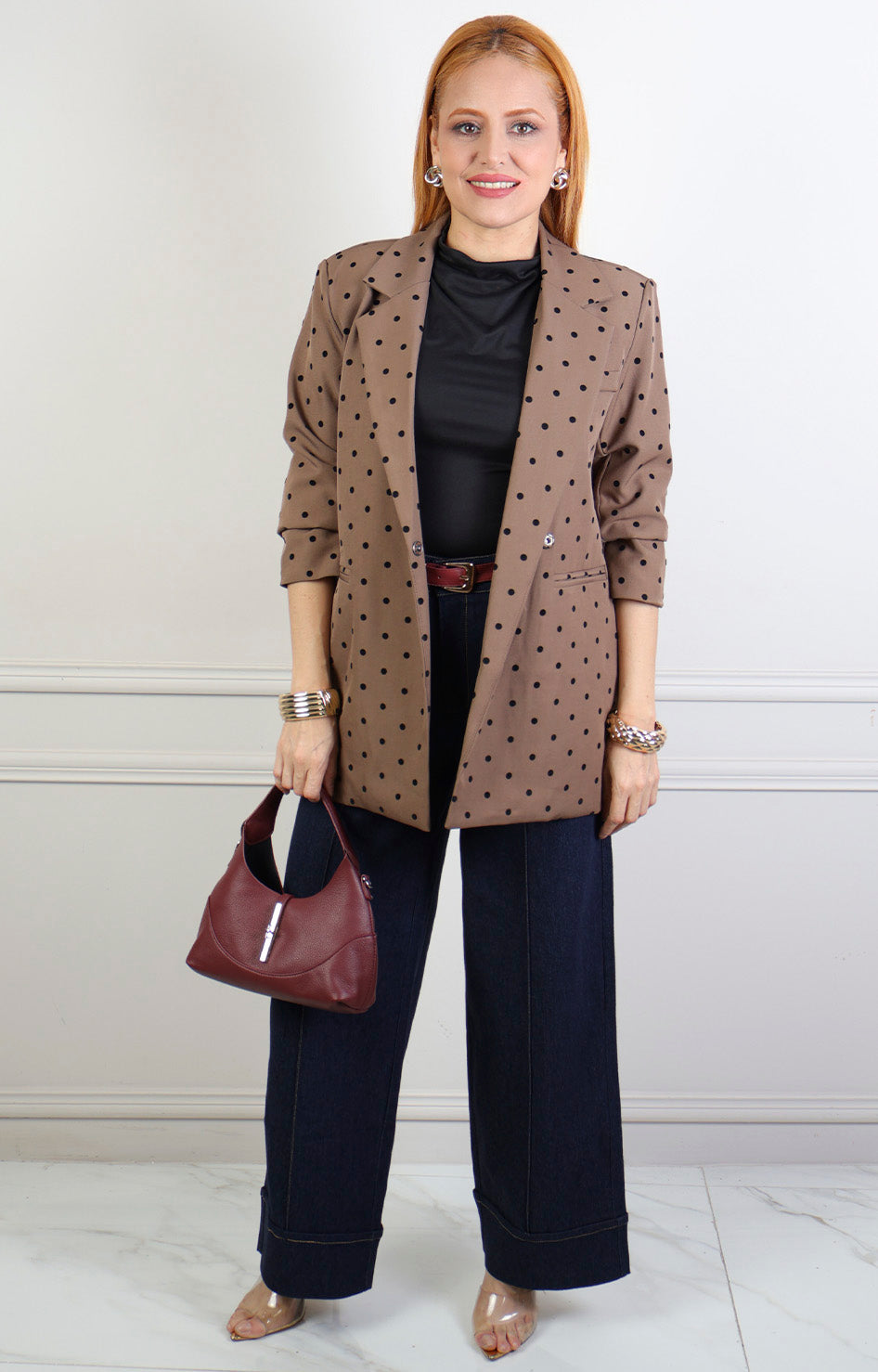 Blazer café con polka dots