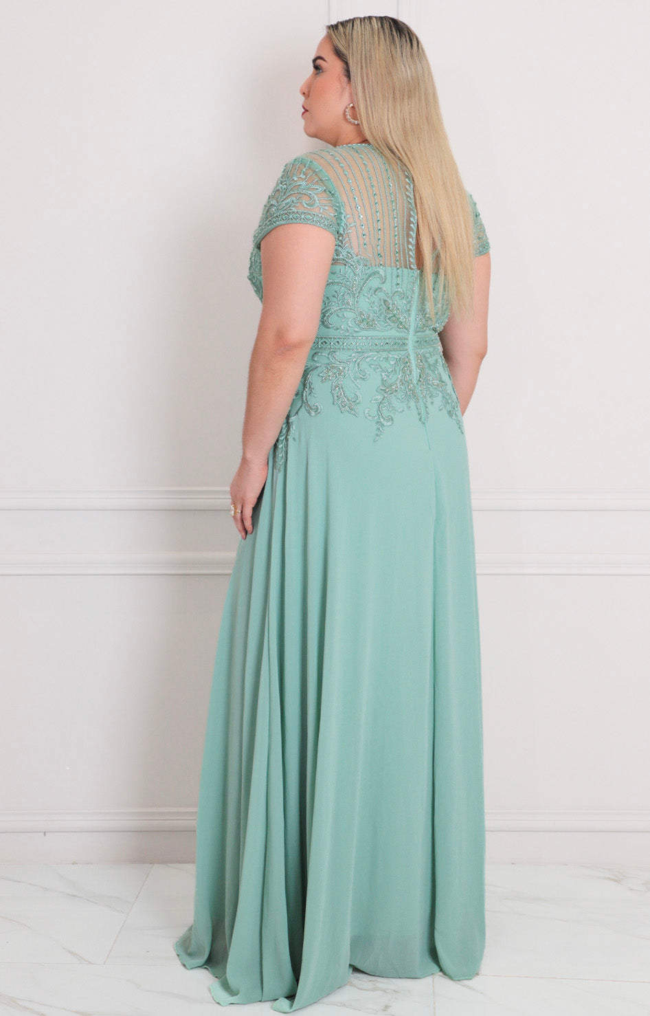Vestido menta de gala con pedrería - VESTIDO LARGO CURVY Boutiquemirel 
