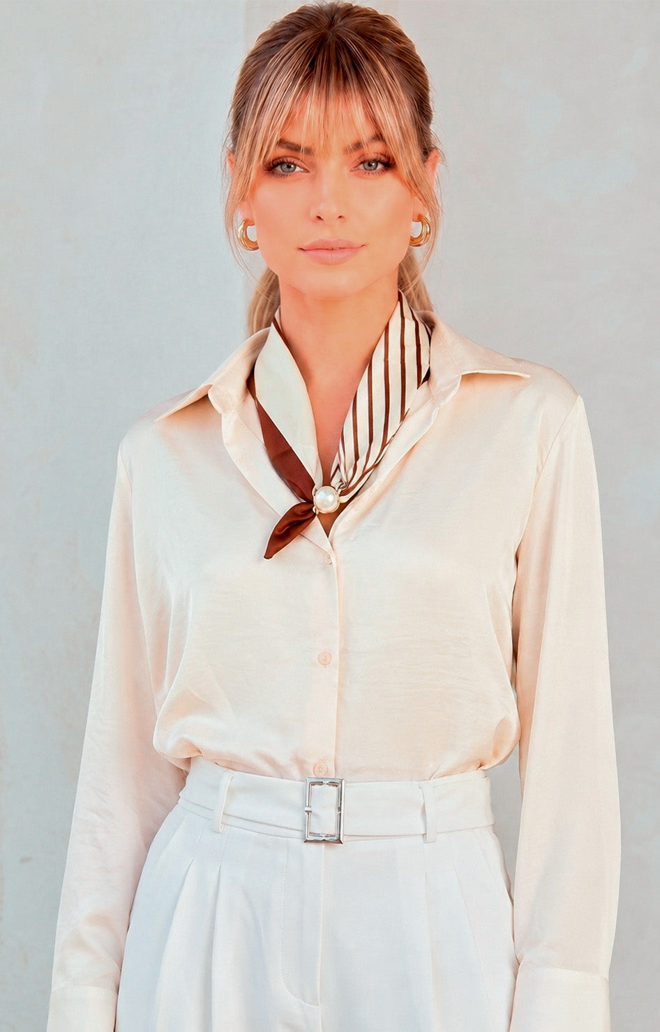 Blusa satinada con mascada - BLUSAS REGULAR Boutiquemirel 