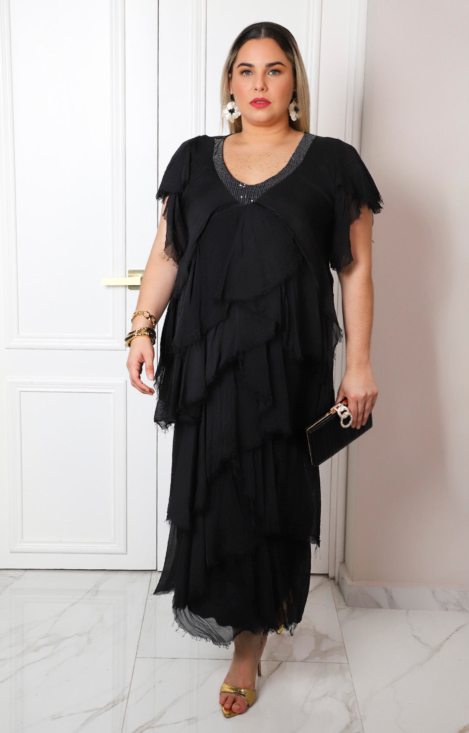 Vestido con lentejuela en escote