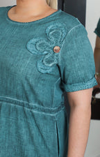 Vestido casual con flor 3D