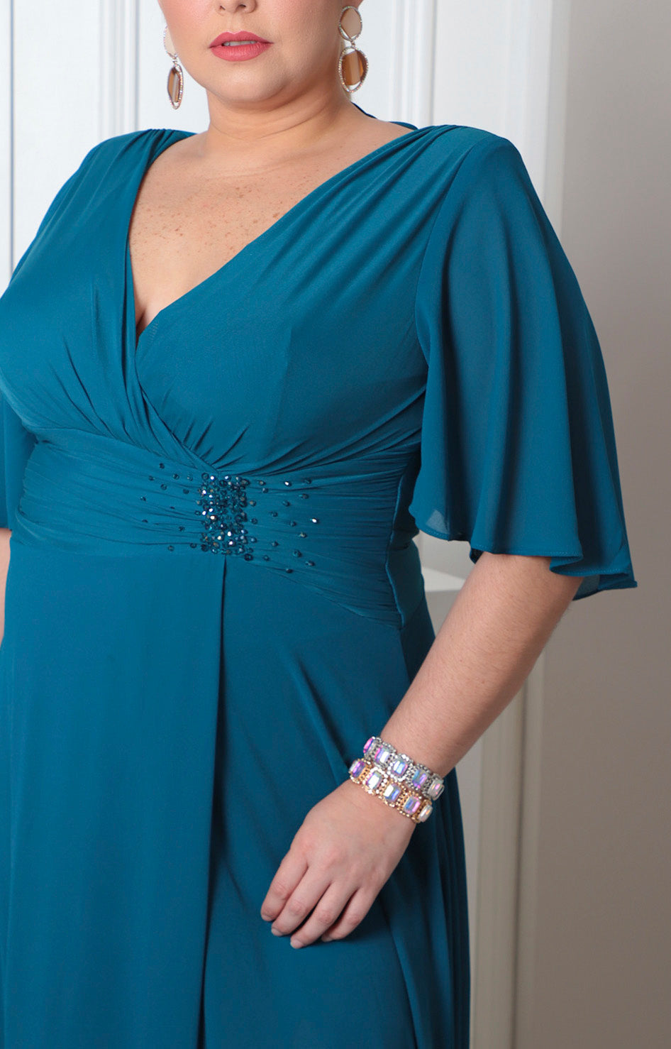 Vestido largo con escote en V drapeado
