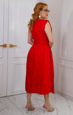 Vestido rojo con cintura fruncida