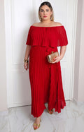 Vestido largo plisado de hombros descubiertos de la marca Boutiquemirel, con diseño curvy y estilo elegante para ocasiones especiales.