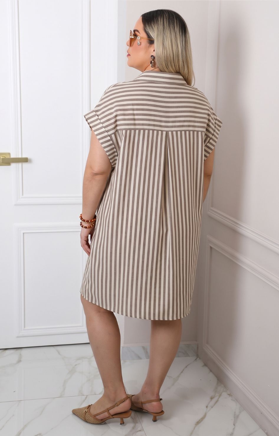 Vestido camisero estampado beige