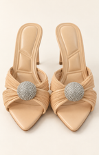 Sandalias de tacón beige con cristales