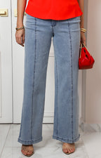 Pantalón de mezclilla con pierna ancha y costuras