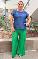 Blusa de mezclilla con bordado