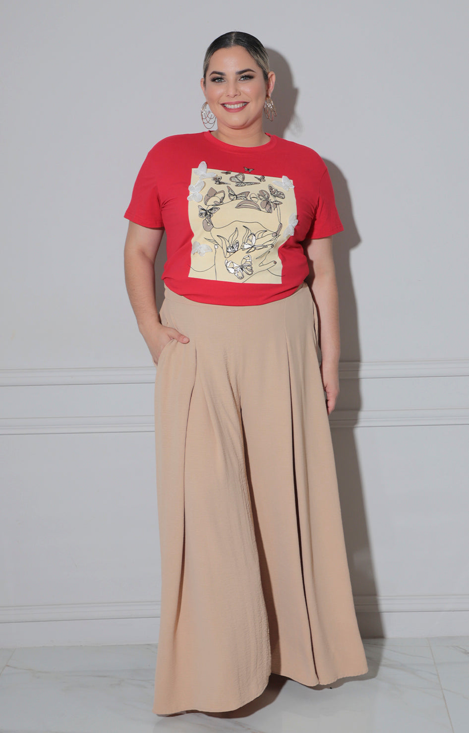 Blusa roja con estampado 3D