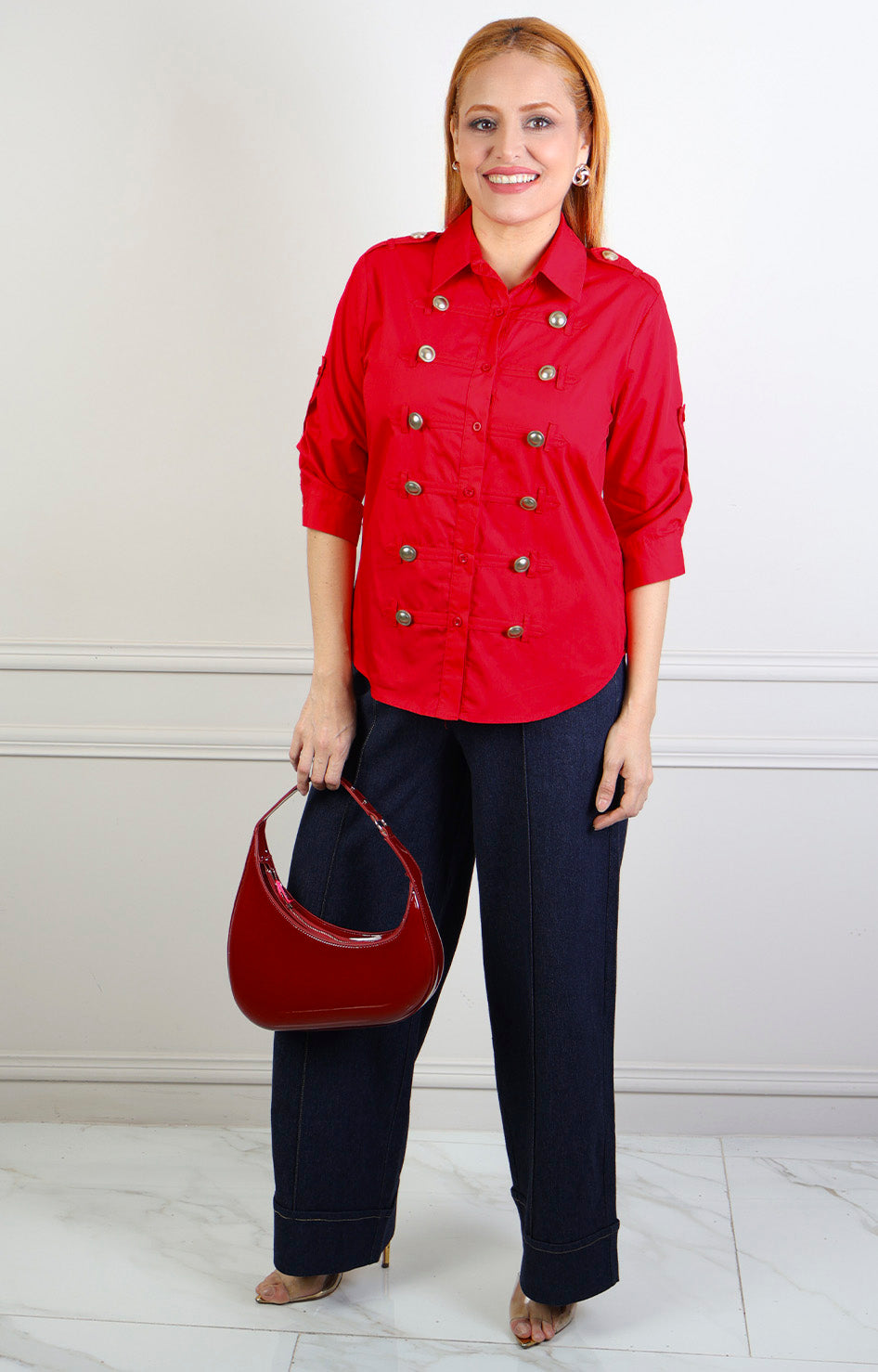 Blusa estilo militar con botones dorados
