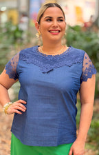 Blusa de mezclilla con bordado