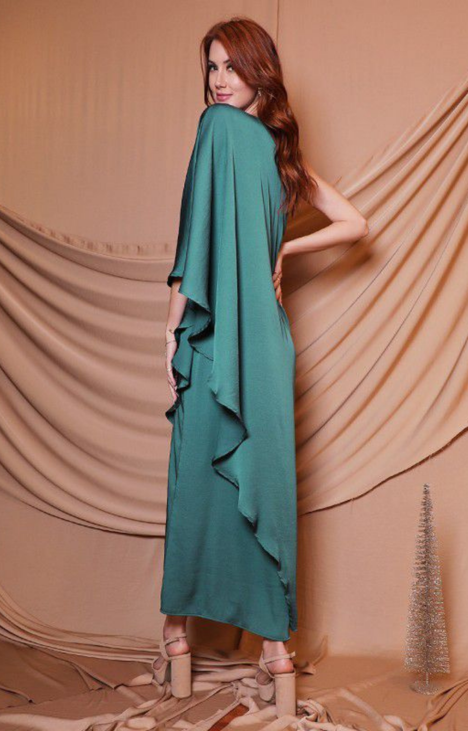 Vestido verde satinado
