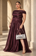 Clutch metálica con broche