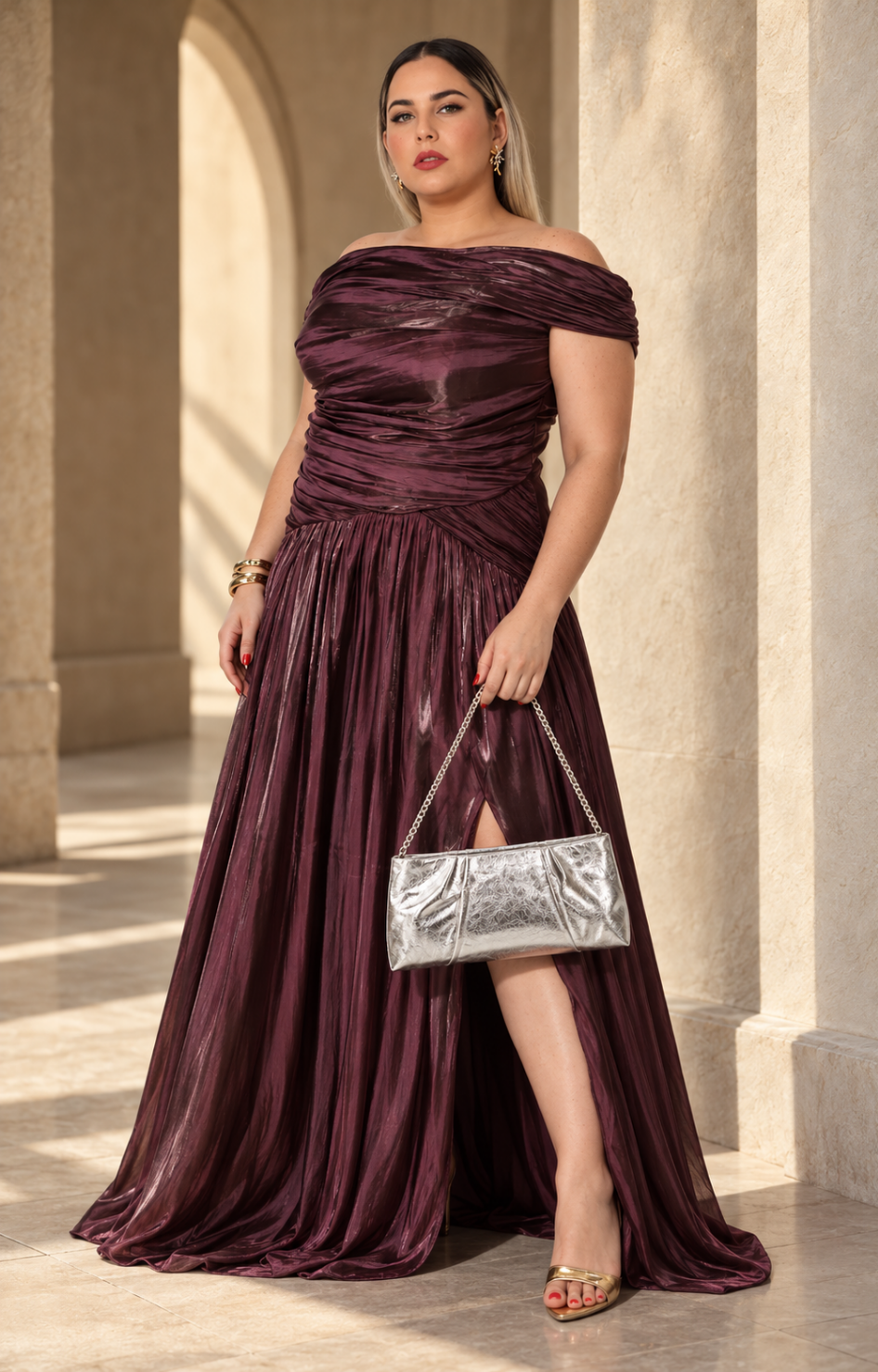 Clutch metálica con broche