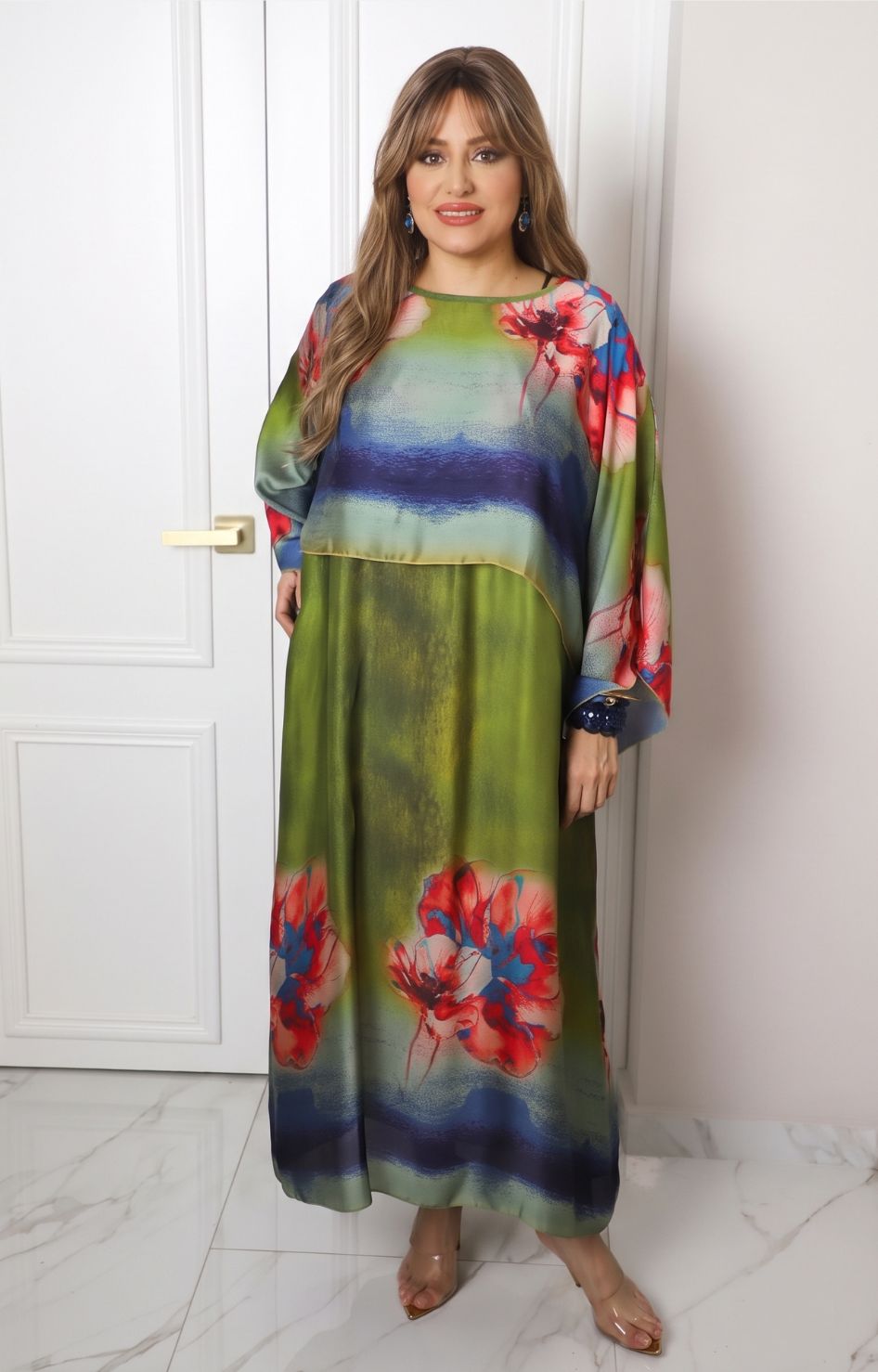 Vestido de dos piezas con sobrecapa