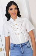 Blusa blanca con bordado