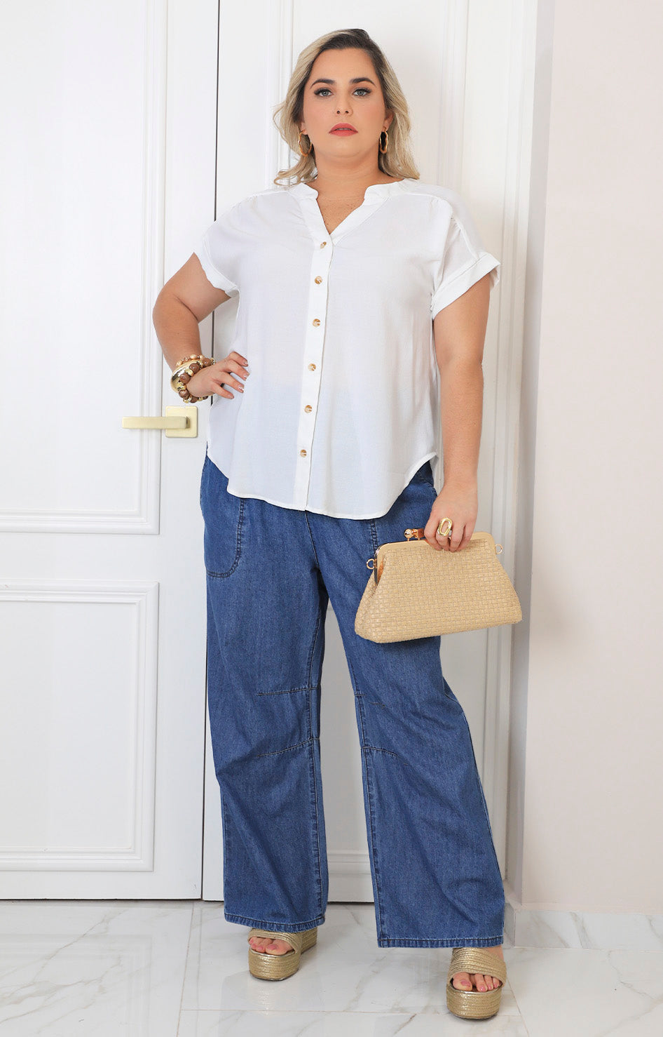 Blusa blanca con botones
