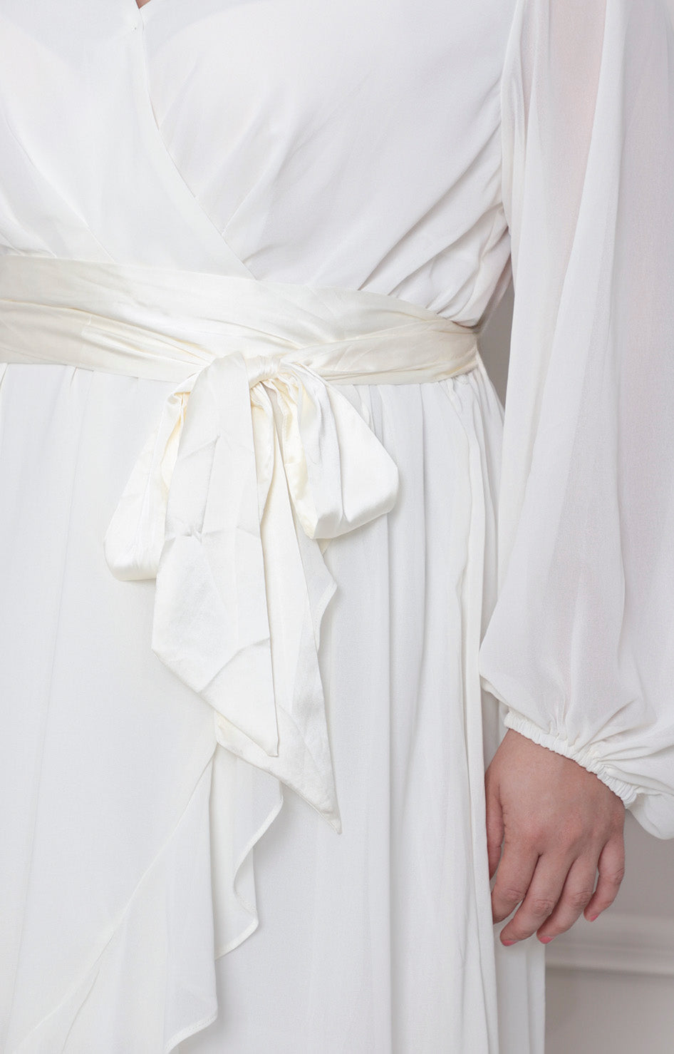 Vestido blanco asimètrico con lazo - VESTIDO LARGO CURVY Boutiquemirel 