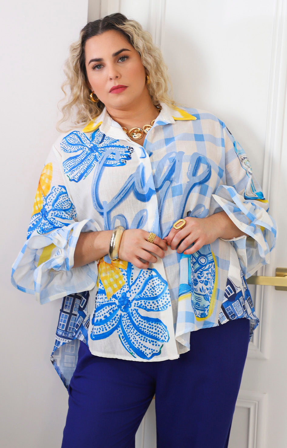 Blusa camisera con estampado artístico