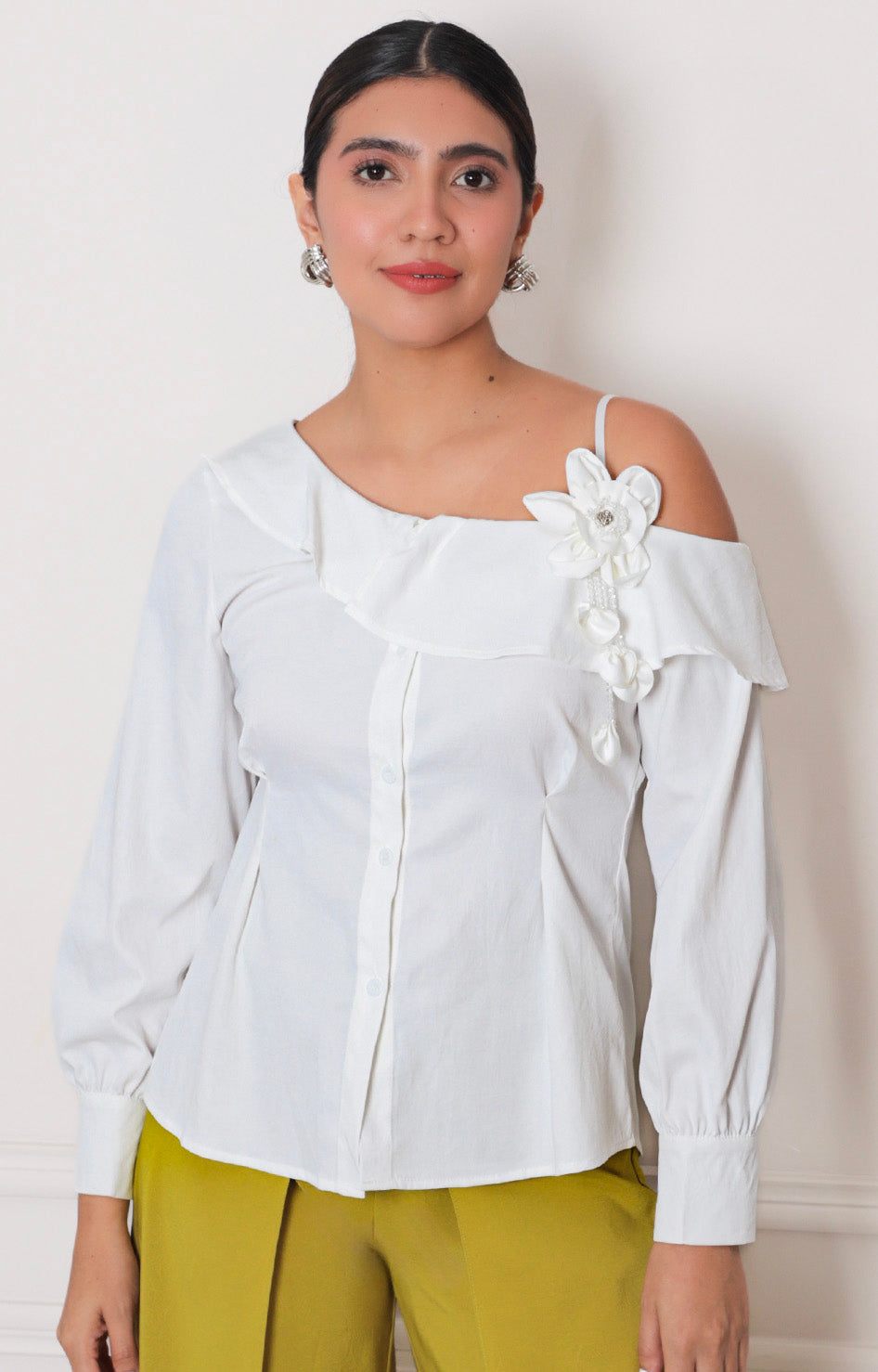Blusa blanca asimètrica - BLUSAS REGULAR Boutiquemirel 