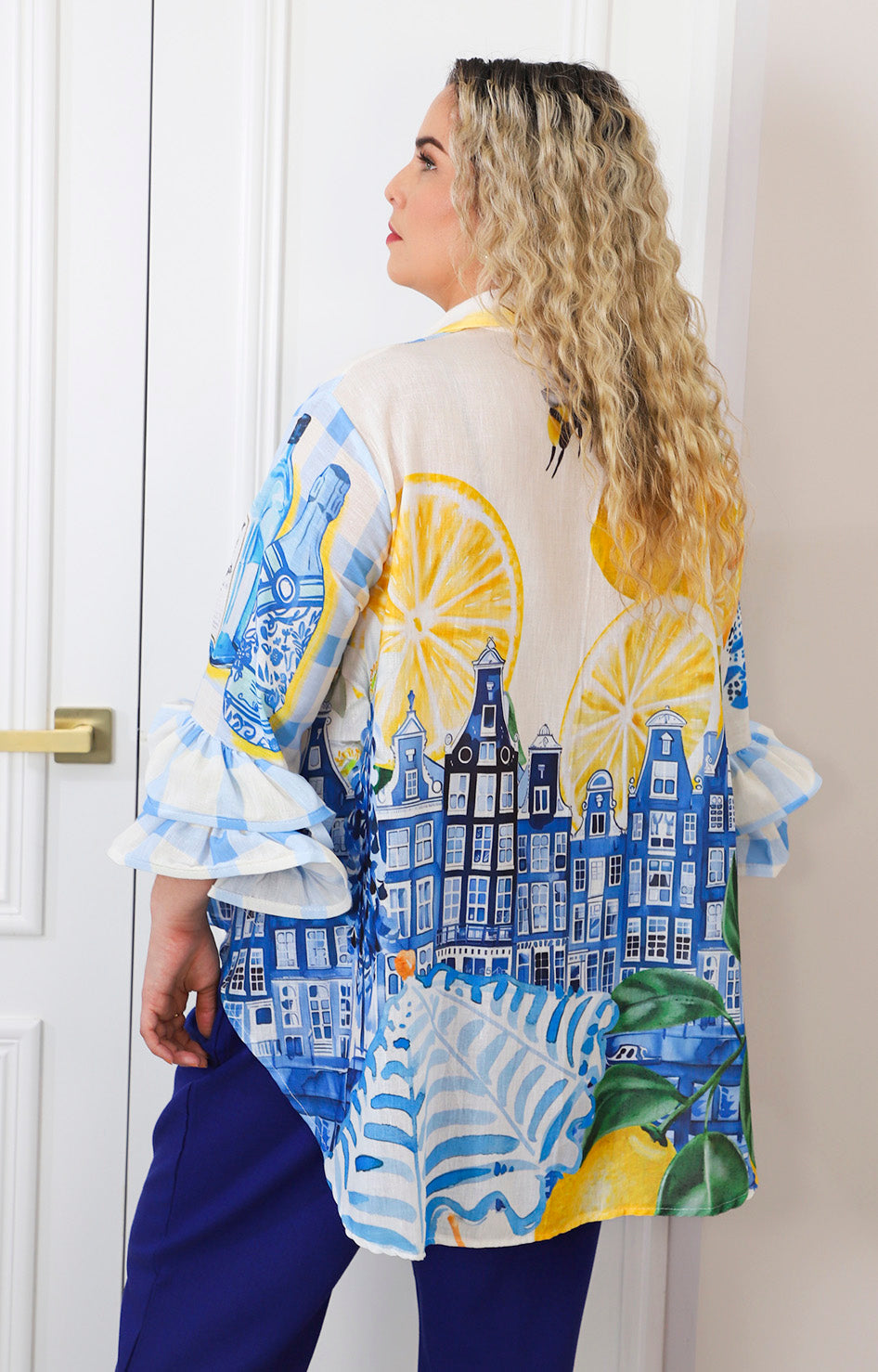 Blusa camisera con estampado artístico