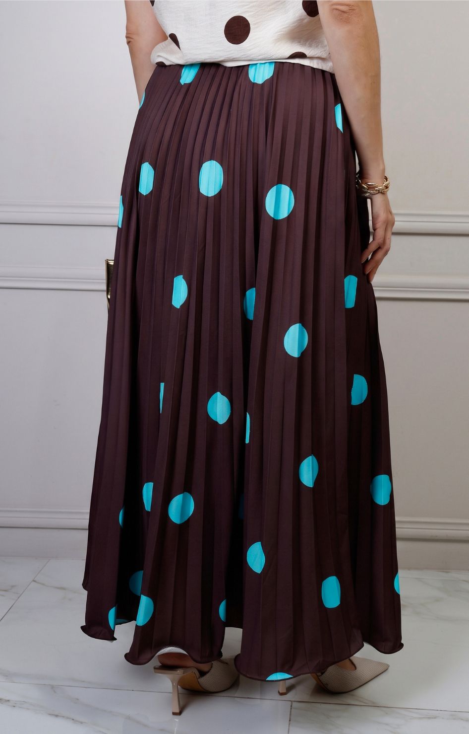 Falda plisada de polka dots