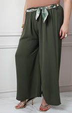 Pantalón verde pierna ancha con paliacate