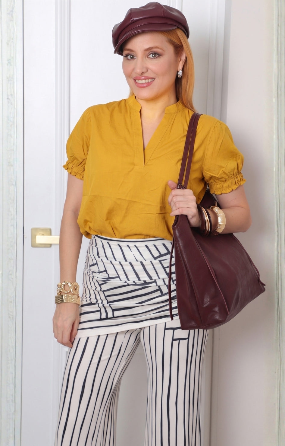 Blusa escote en V con mangas fruncidas