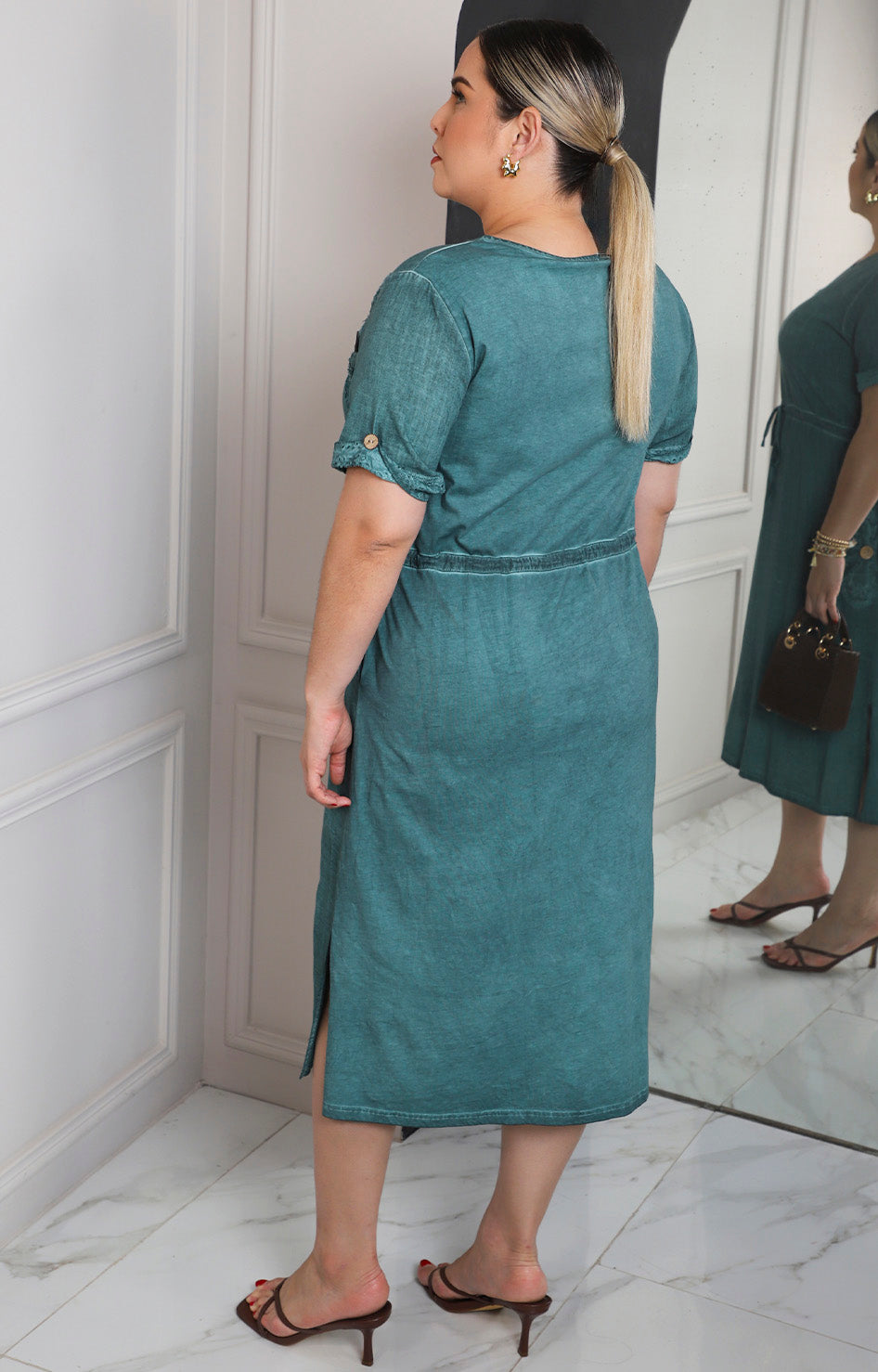 Vestido casual con flor 3D