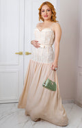 Vestido beige con corset de encaje